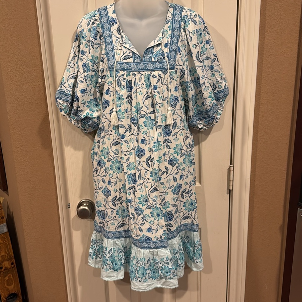 NWT- Old Navy floral pattern boho dress. Sz Small Tall
